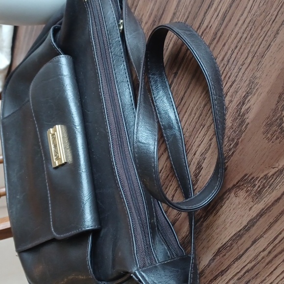 T.r Bentley brown leather purse, 11x8x4 - Picture 4 of 7